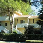 דירה - 3 Bedrooms, 2 Bathrooms - *